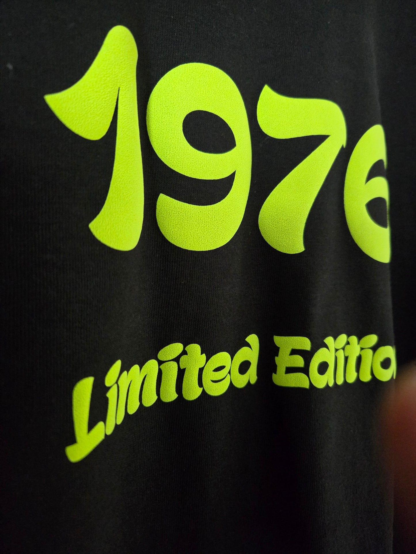 Personalisiertes Baumwoll T-Shirt schwarz Neon gelb Limited Edition
