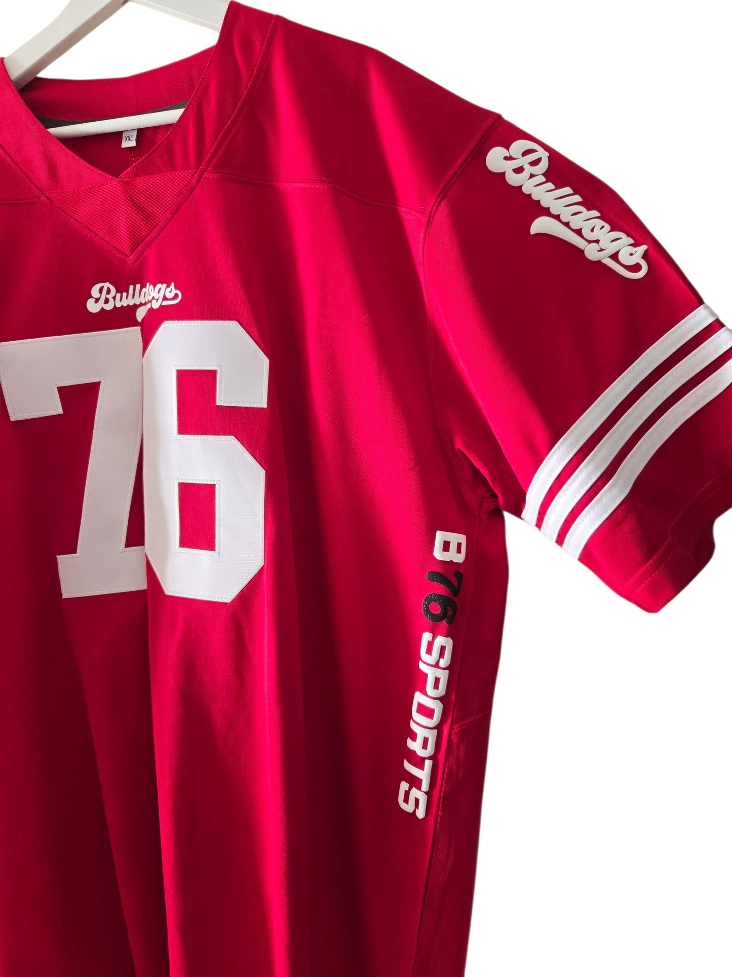 American Football Trikot Bulldogs Nummer 76 Oversize rot weiß